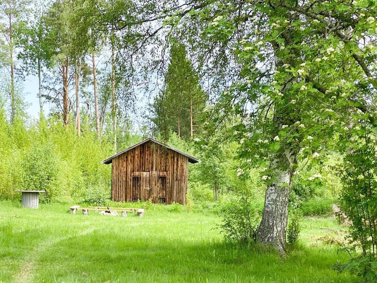 Nyrenoverat Boende I Vackra Jarvso Bagian luar foto