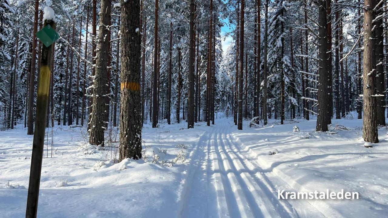 Nyrenoverat Boende I Vackra Jarvso Bagian luar foto