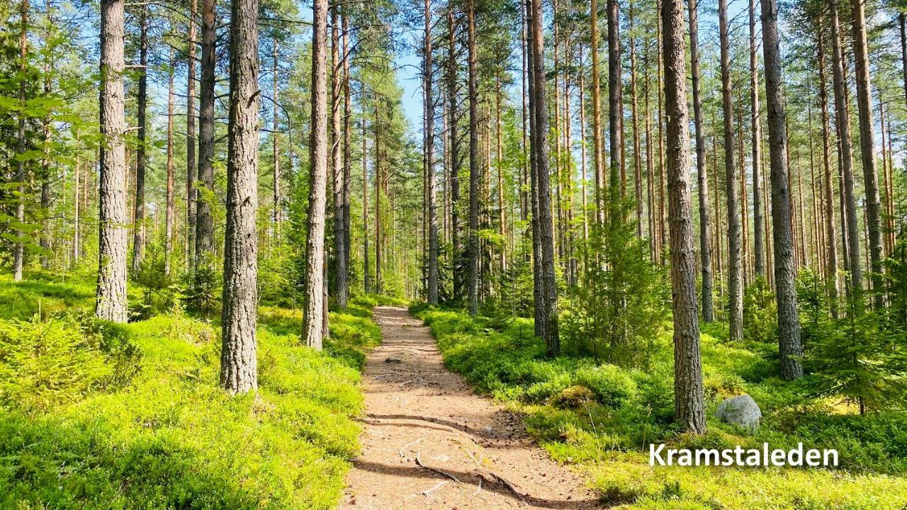 Nyrenoverat Boende I Vackra Jarvso Bagian luar foto